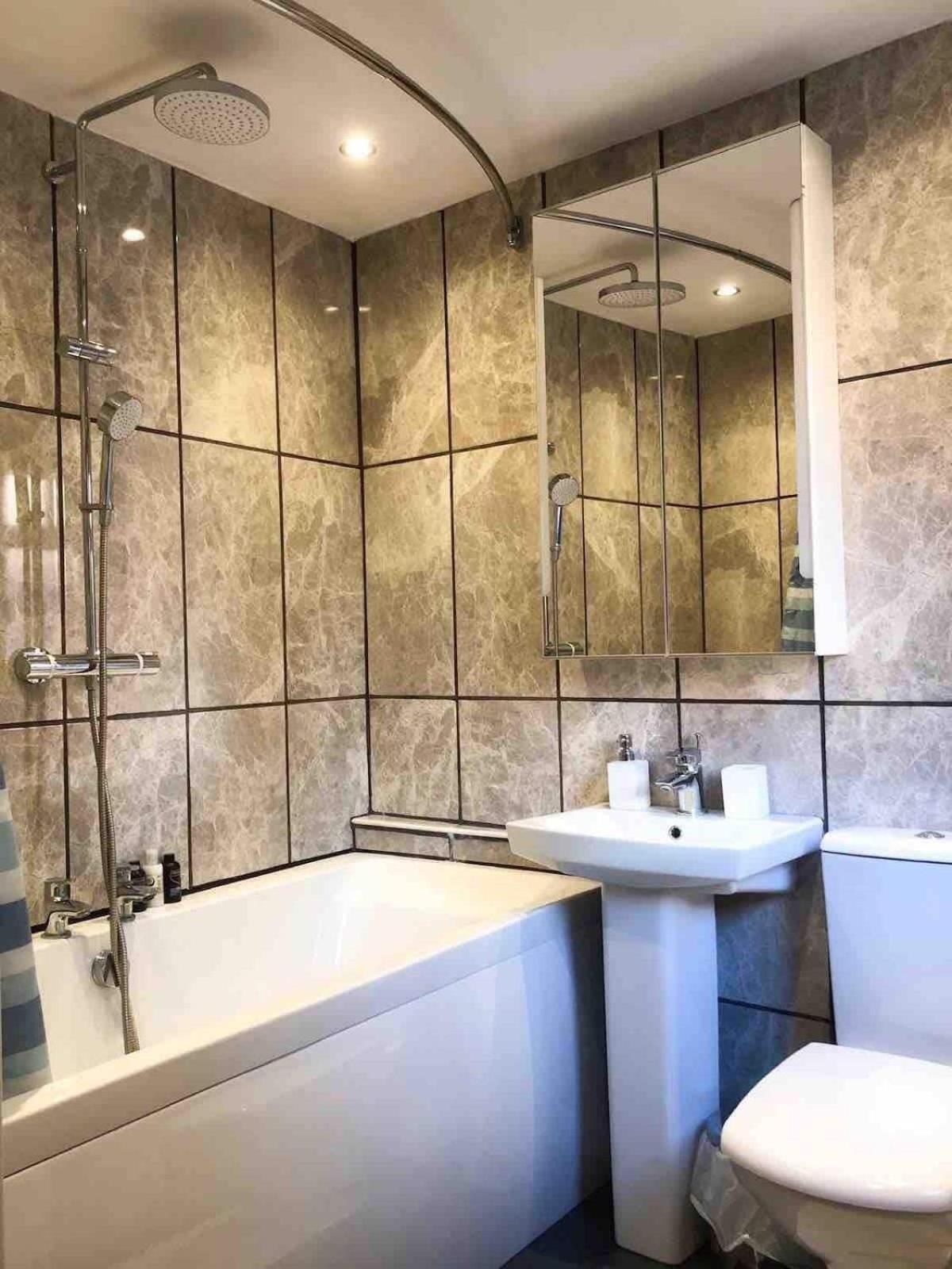 Lux - Regents Place Apartment *